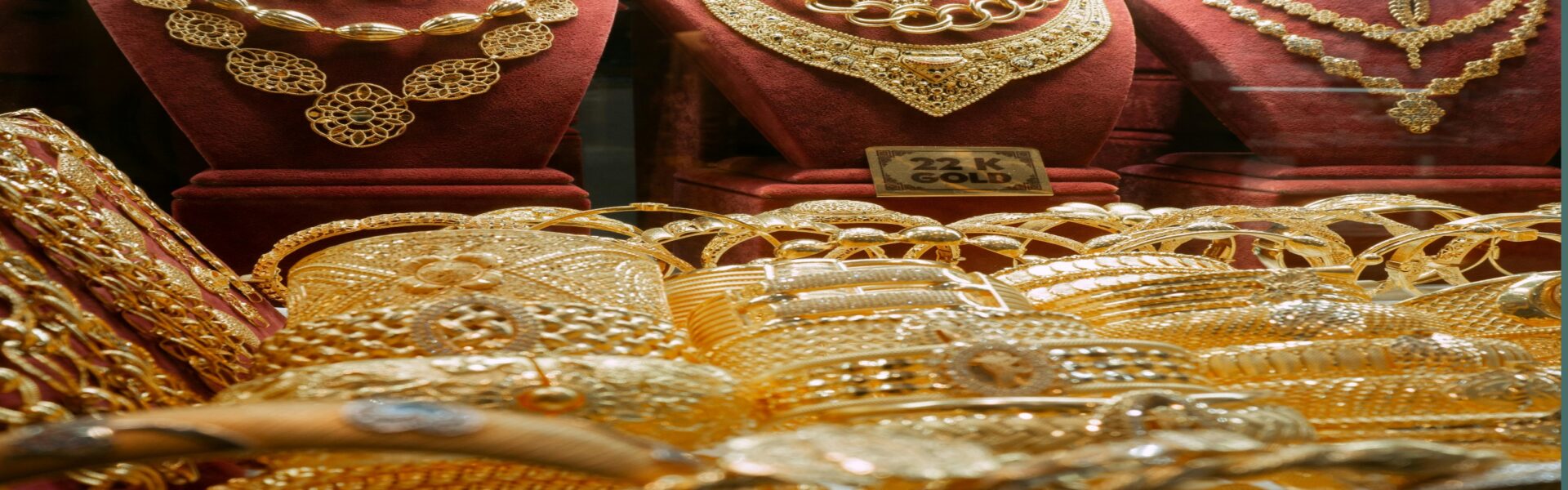 Gold Silver price today in India उत्तर प्रदेश के सर्राफा बाजार में हलचल लखनऊ से लेकर नोएडा तक गिर सोना चांदी की कीमतों ने भी चौंकाया